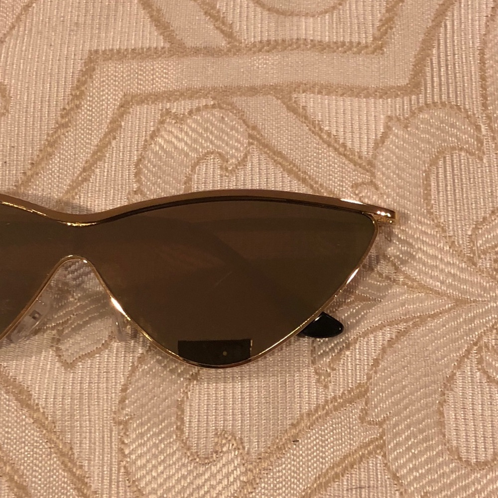 Small Rose Mirror Sunglasses - image 2